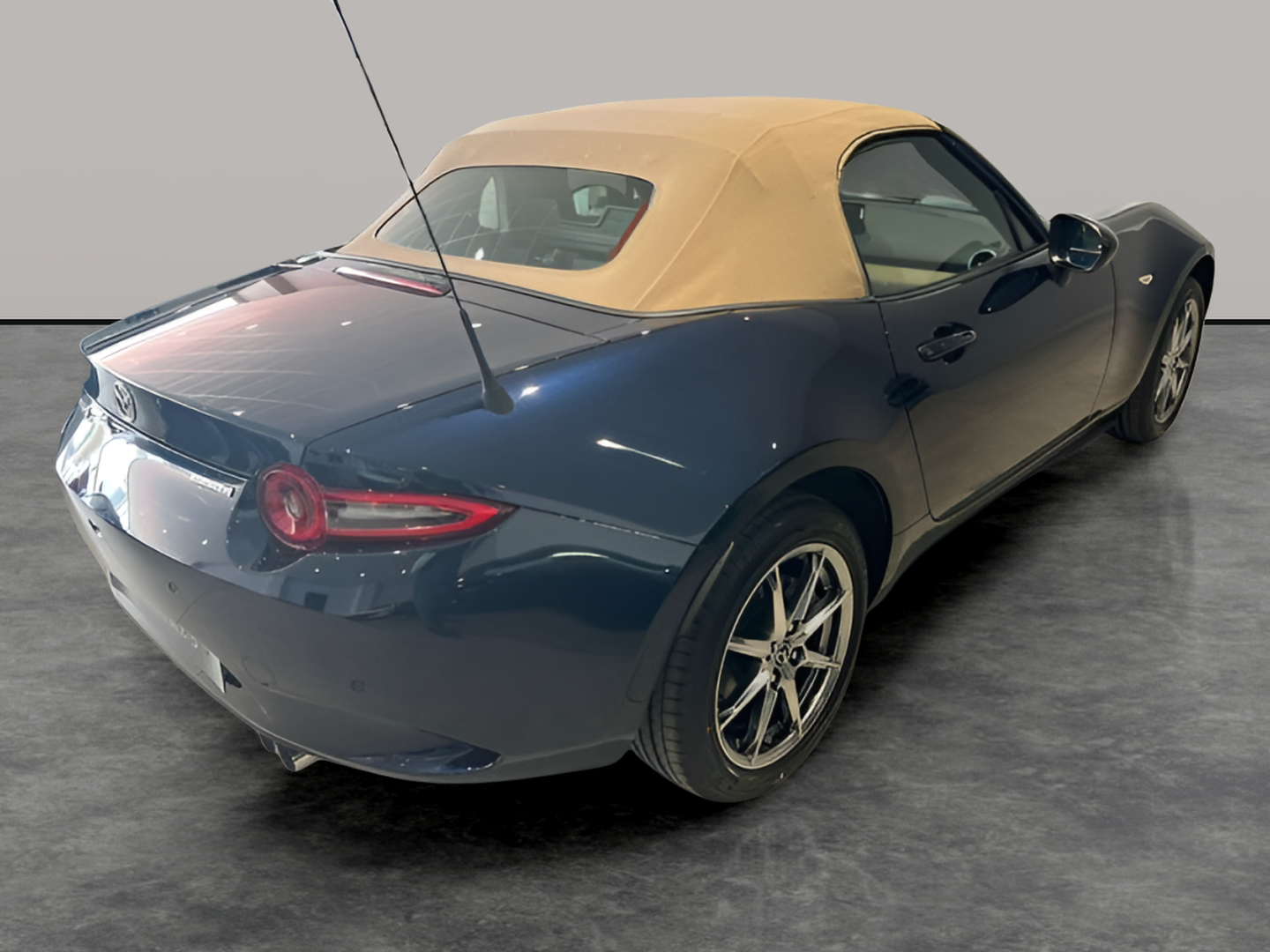 Mazda MX-5 1.5 SKYACTIV-G MT Kazari 97 KW (132 CV)