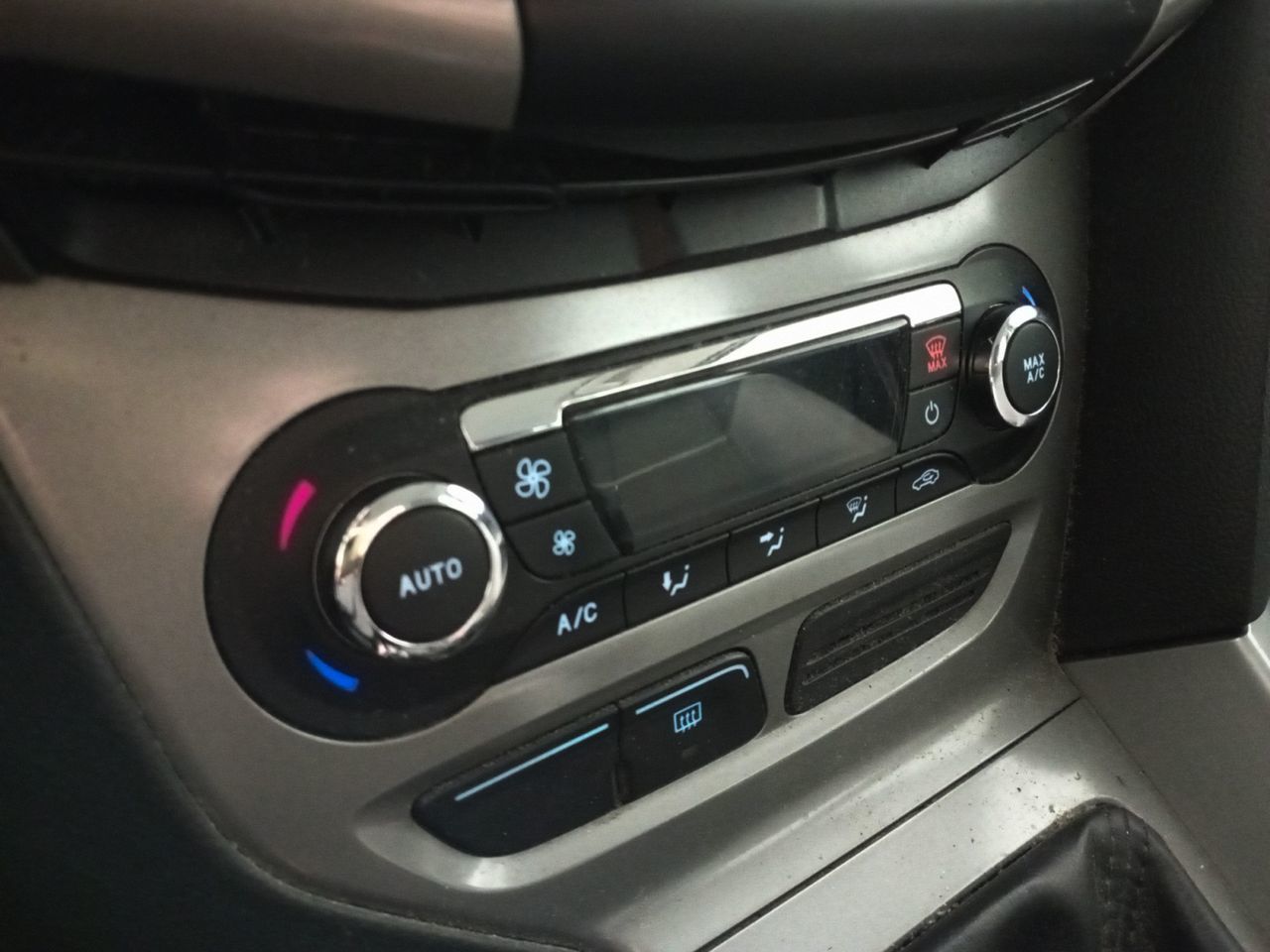 Ford Focus SportBreak 1.6 TDCi Trend - foto 17