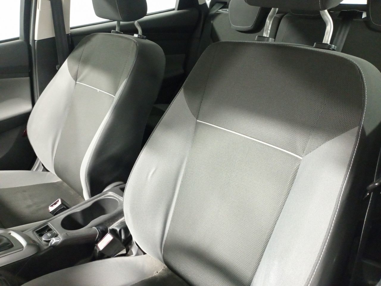 Ford Focus SportBreak 1.6 TDCi Trend - foto 18