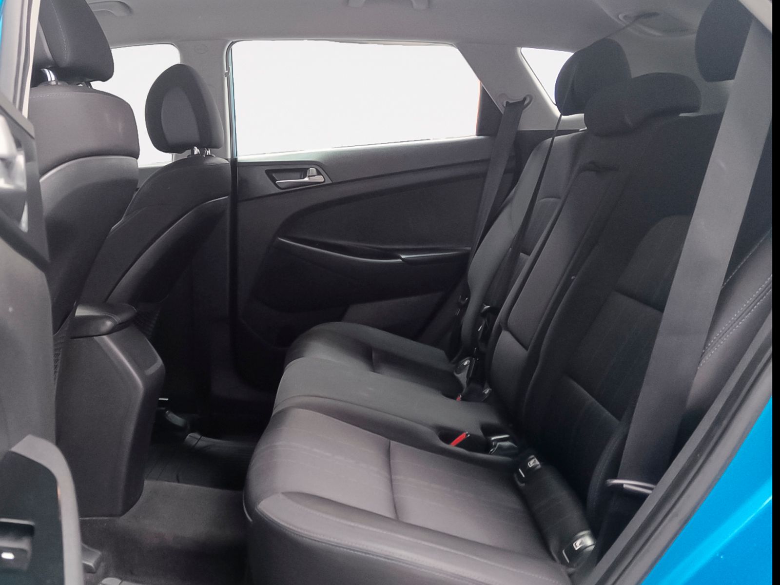 Hyundai Tucson 1.7 CRDi BlueDrive Essence 4x2 - foto 12