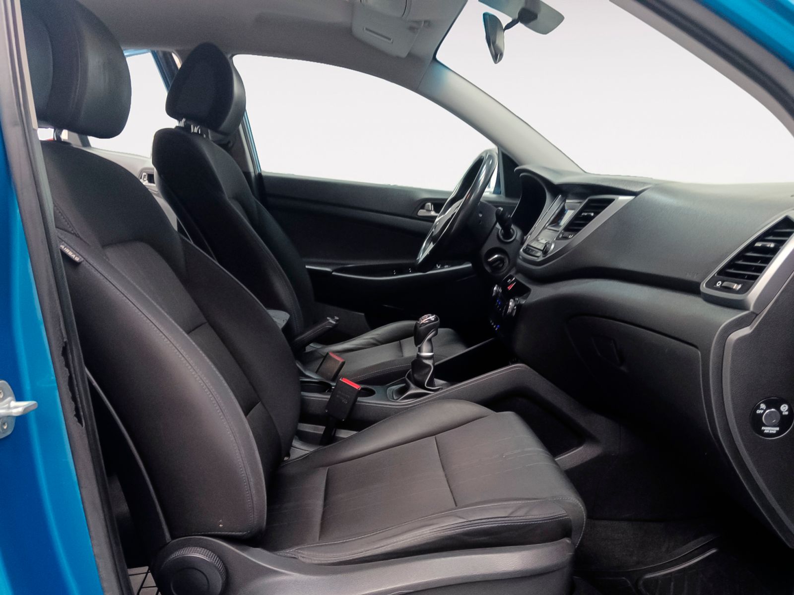 Hyundai Tucson 1.7 CRDi BlueDrive Essence 4x2 - foto 13