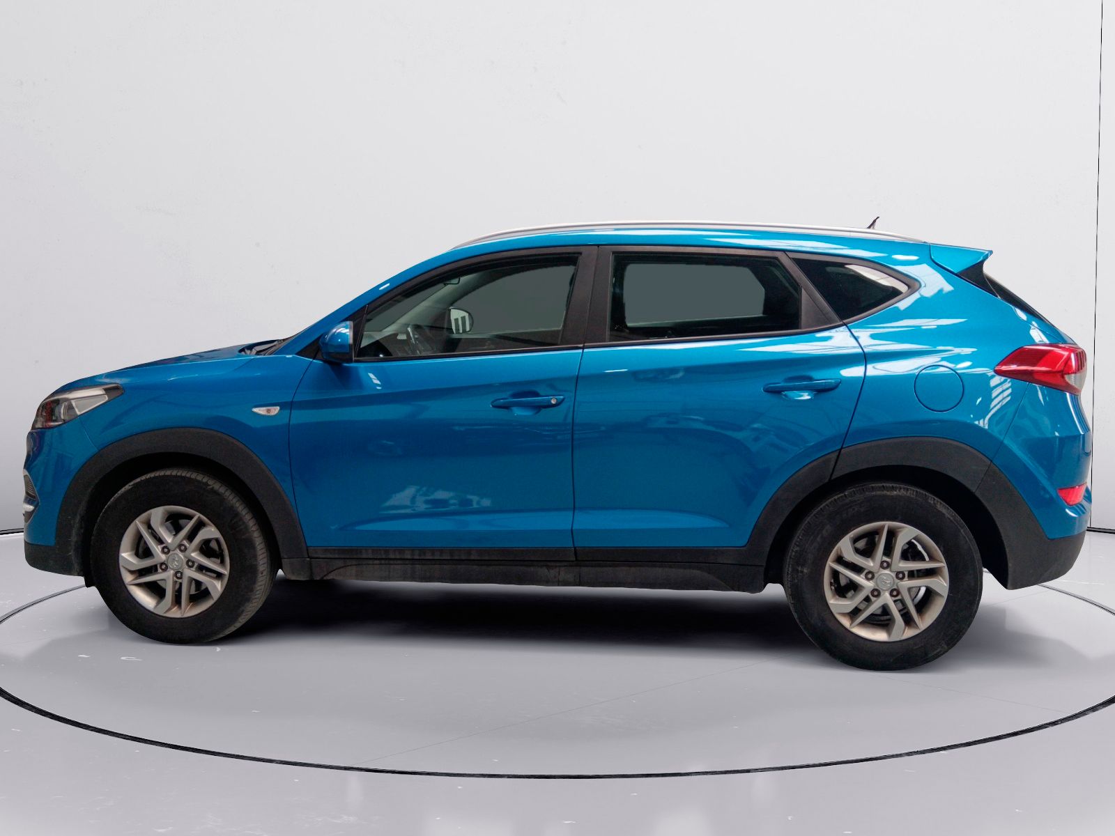 Hyundai Tucson 1.7 CRDi BlueDrive Essence 4x2 - foto 6