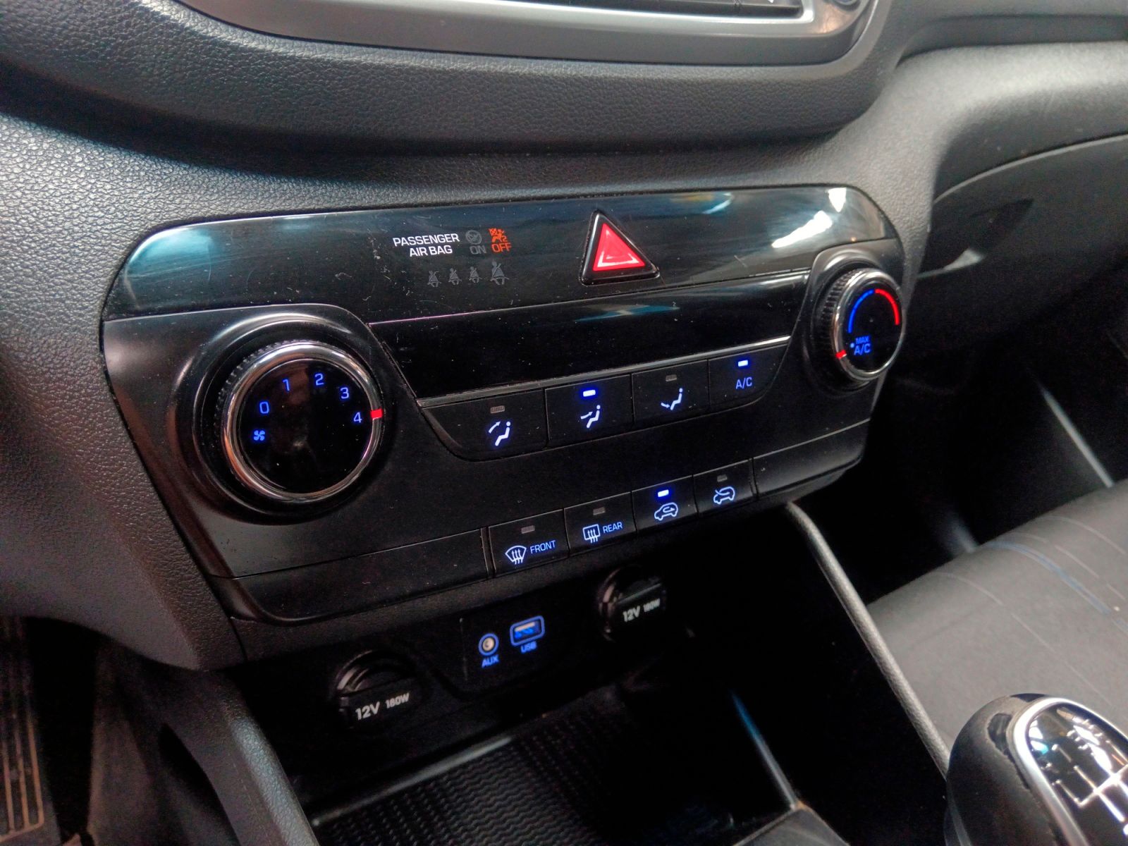 Hyundai Tucson 1.7 CRDi BlueDrive Essence 4x2 - foto 20