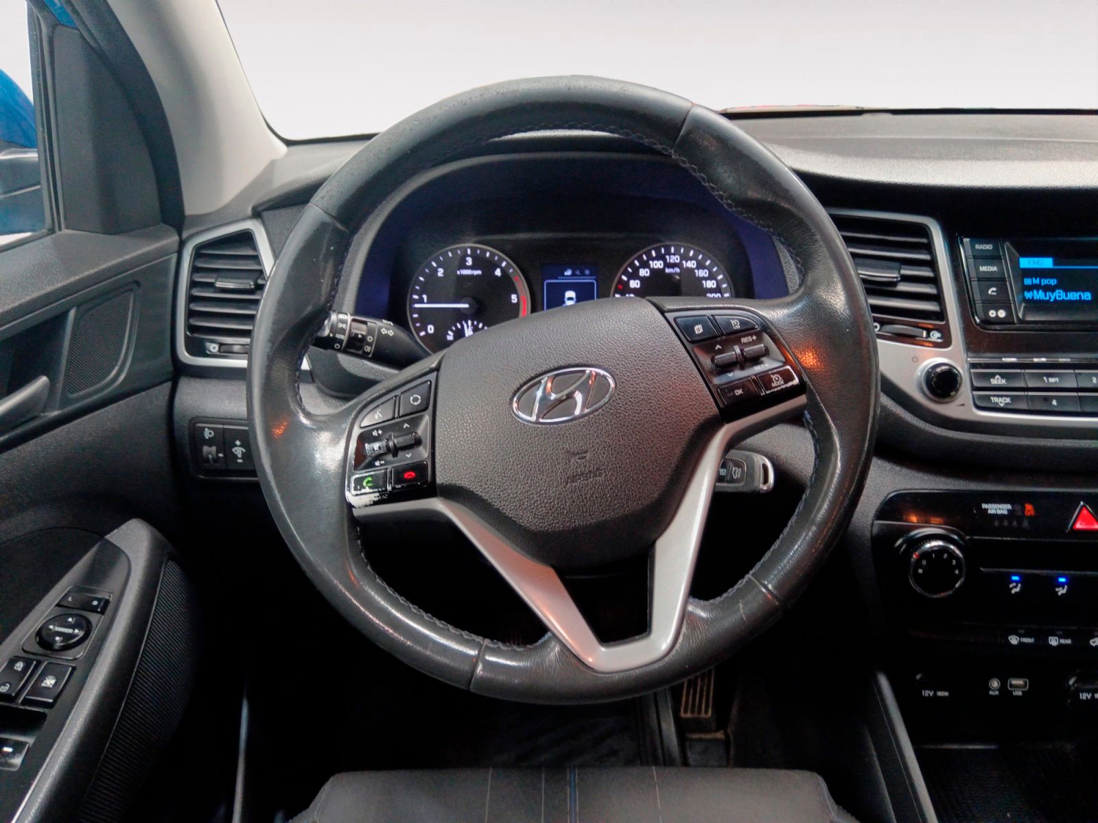 Hyundai Tucson 1.7 CRDi BlueDrive Essence 4x2 - foto 10