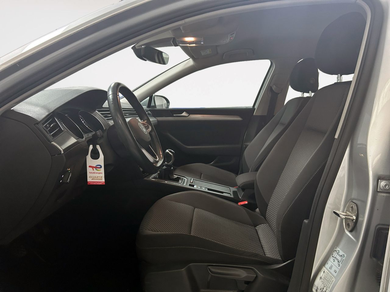 Volkswagen Passat Business 2.0 TDI - foto 11