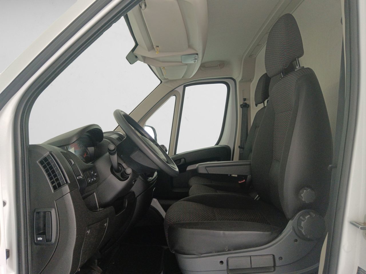 Opel Movano Furgon BlueHDi 140 Base L2H2 3500 - foto 8