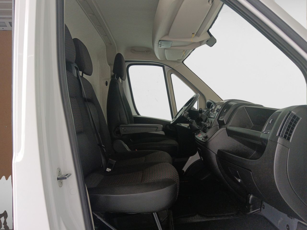 Opel Movano Furgon BlueHDi 140 Base L2H2 3500 - foto 9