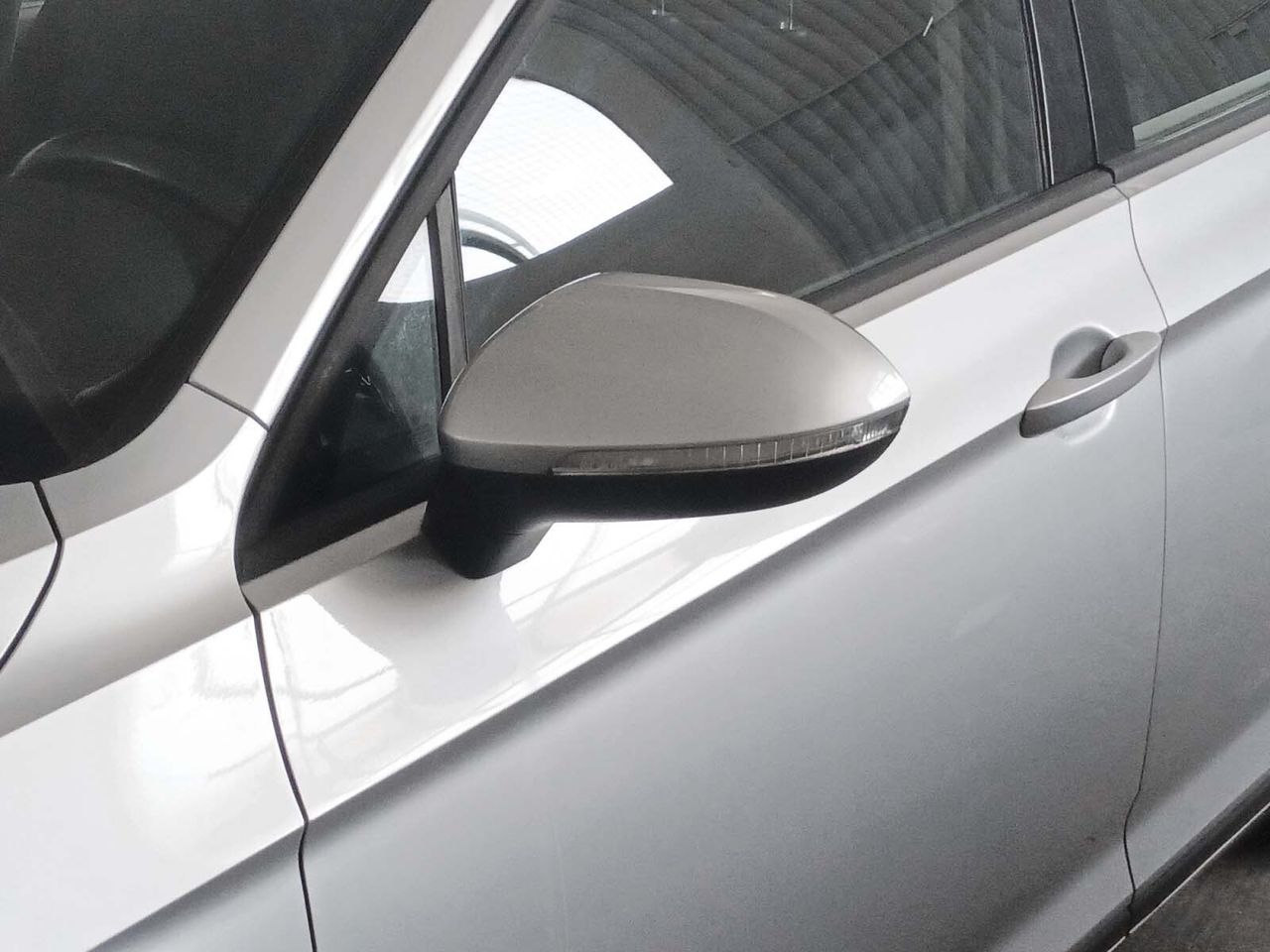 Volkswagen Passat Business 2.0 TDI DSG - foto 24