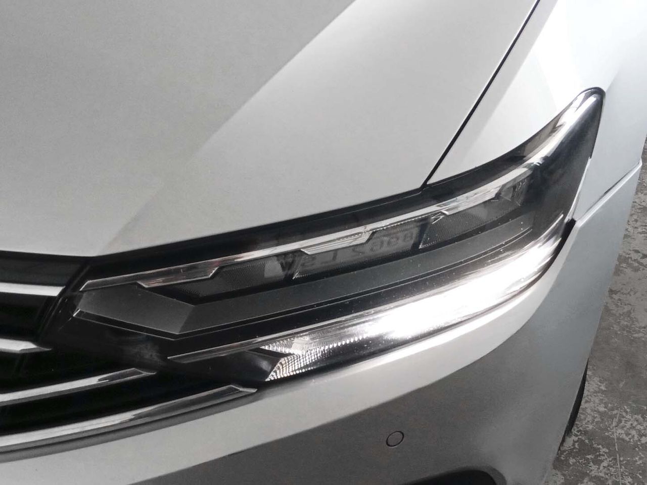 Volkswagen Passat Business 2.0 TDI DSG - foto 25