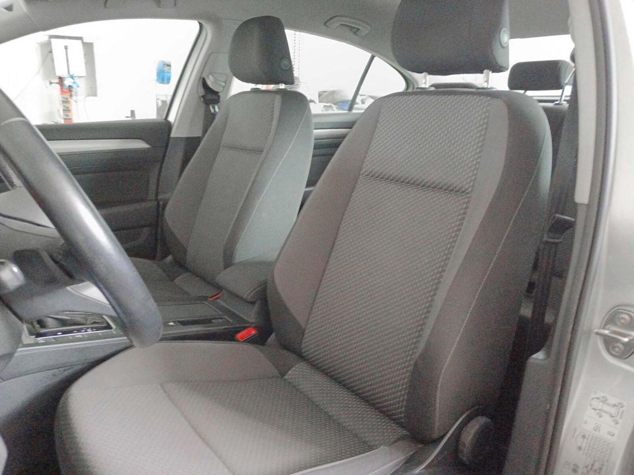 Volkswagen Passat Business 2.0 TDI DSG - foto 23