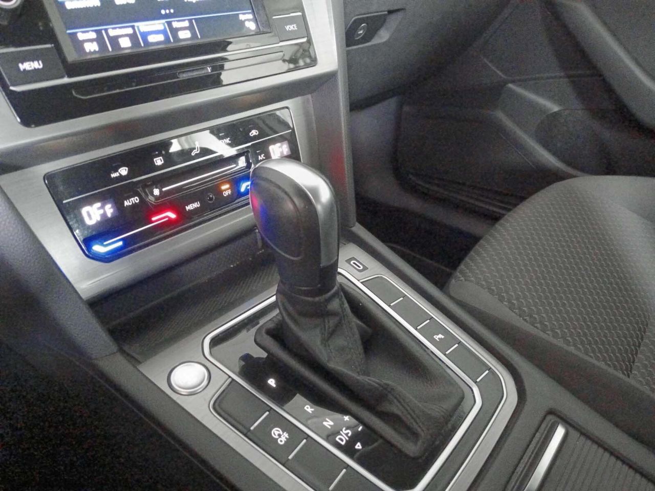 Volkswagen Passat Business 2.0 TDI DSG - foto 15