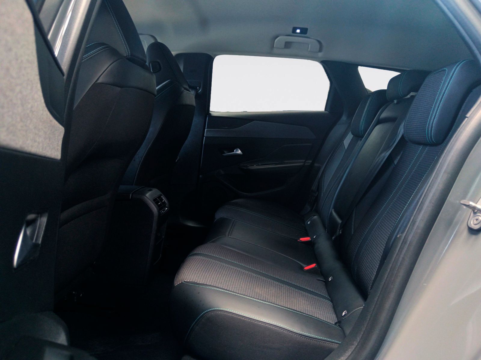 Peugeot 308 BlueHDi 130 Allure EAT8 - foto 11