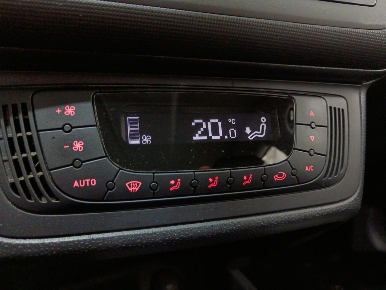 SEAT Ibiza 1.6 TDI Style ITech 30 Aniversario - foto 18