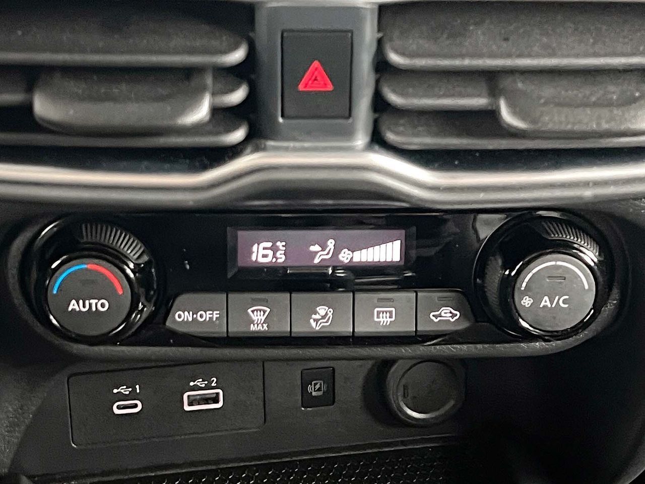 Nissan Juke 1.6 Hybrid N-Connecta - foto 19