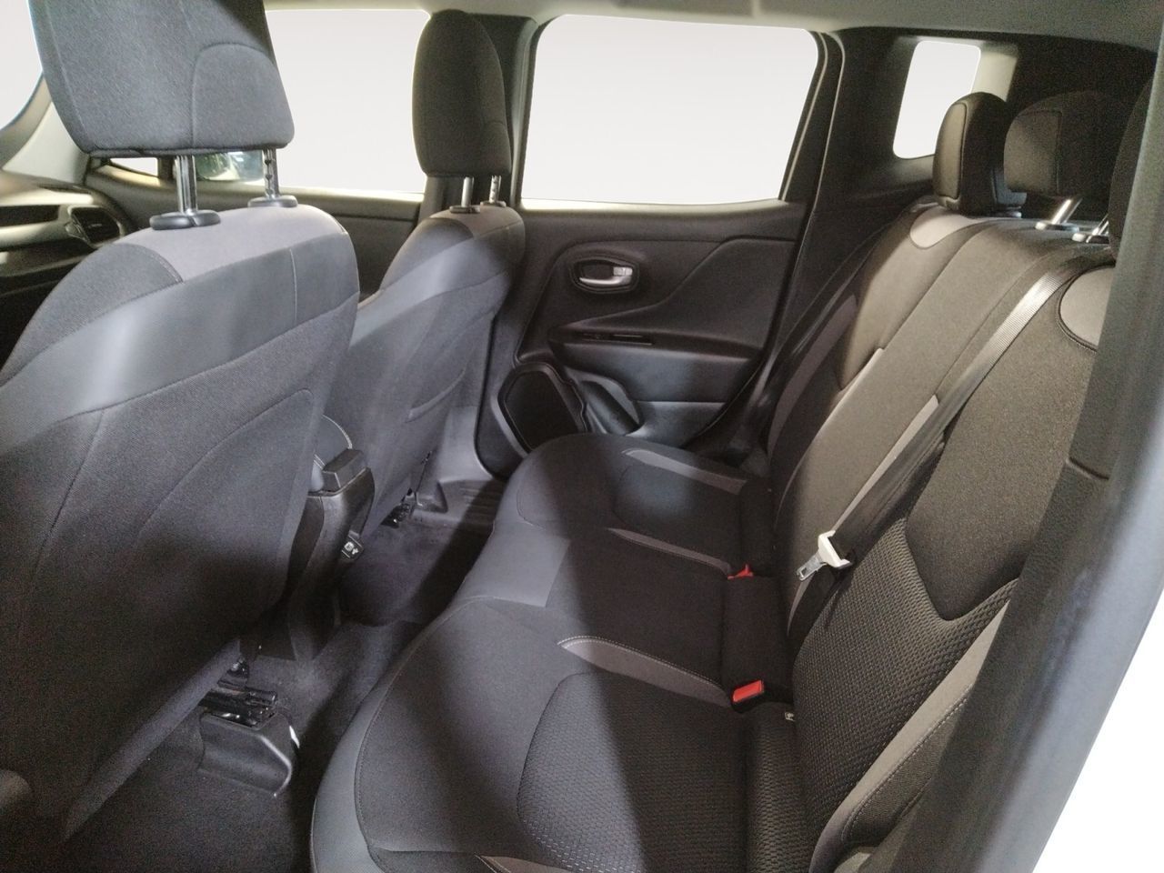 Jeep Renegade eHybrid 1.5 Limited ATX - foto 10