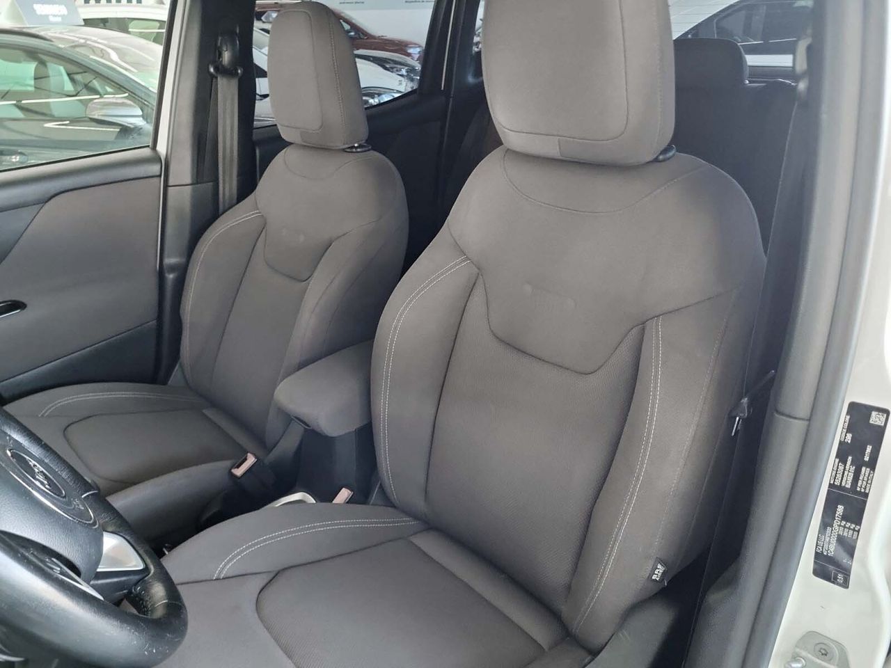 Jeep Renegade 2.0 MultiJet Night Eagle 4x4 Active Drive - foto 19