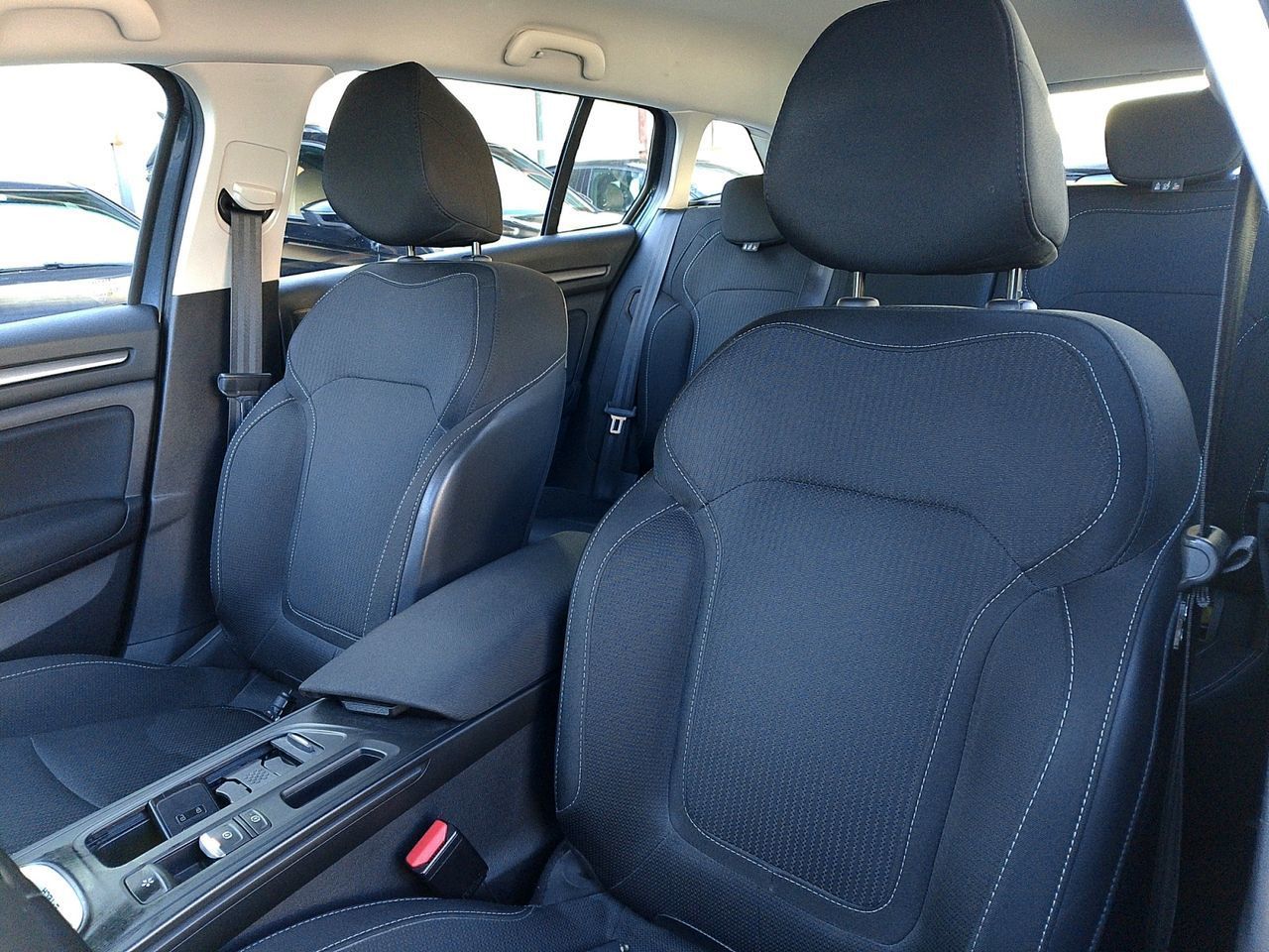 Renault Mégane Sport Tourer Business E-Tech Híbrido enchufable - foto 19