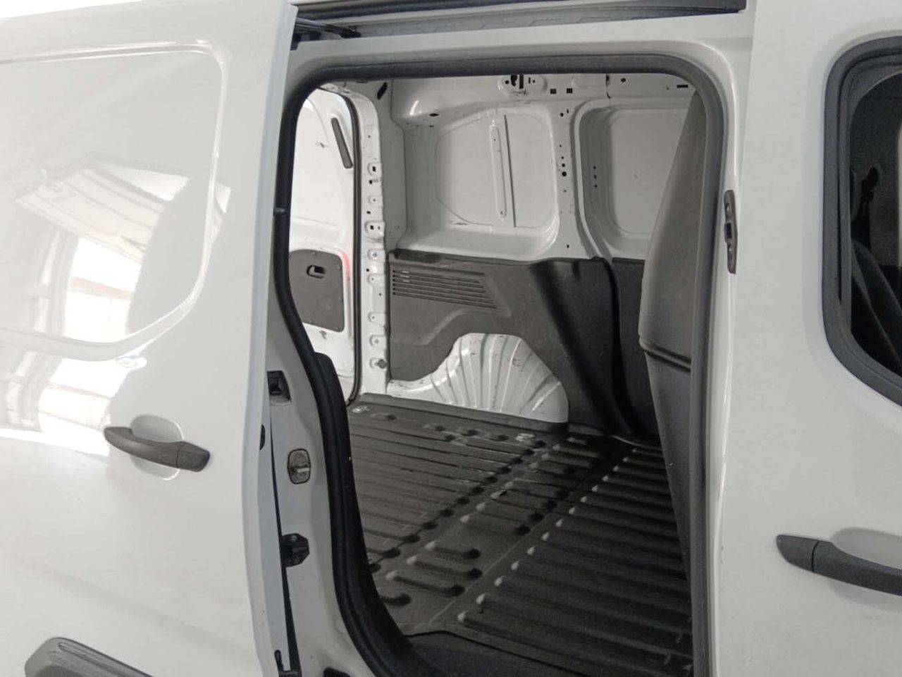 Toyota Proace City 1.5D GX Media 650kg - foto 12