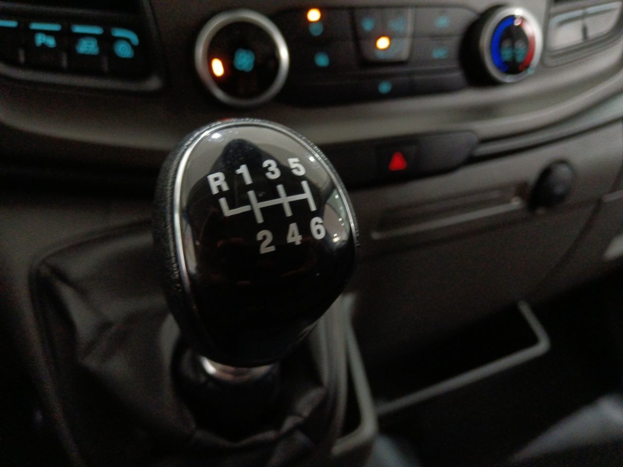 Ford Transit Furgon 350 L3H2 Trend - foto 13