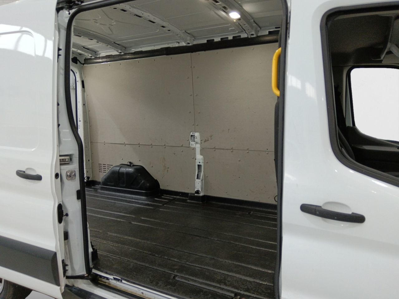 Ford Transit Furgon 350 L3H2 Trend - foto 11