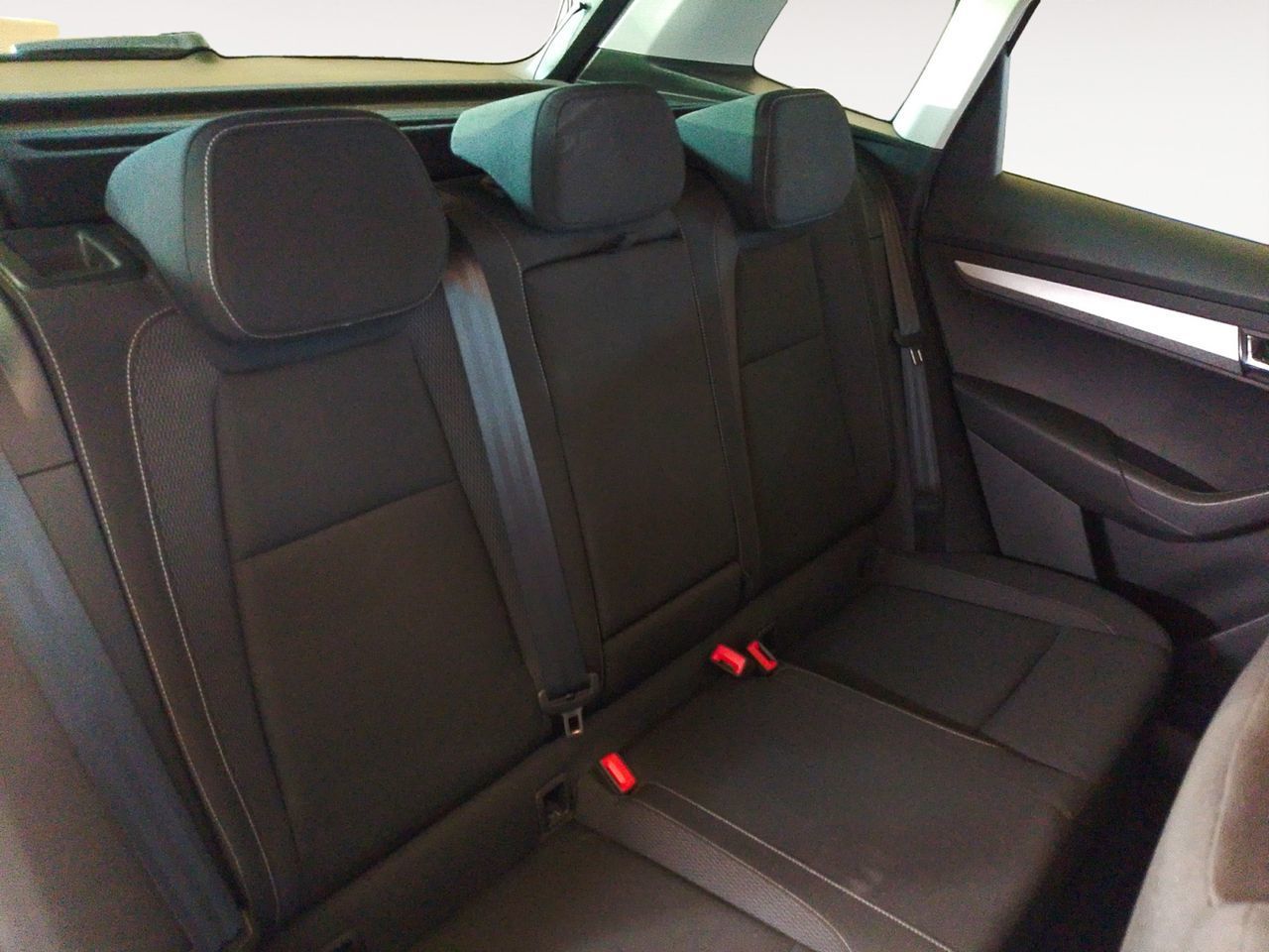 Škoda Karoq 2.0 TDI Selection - foto 9