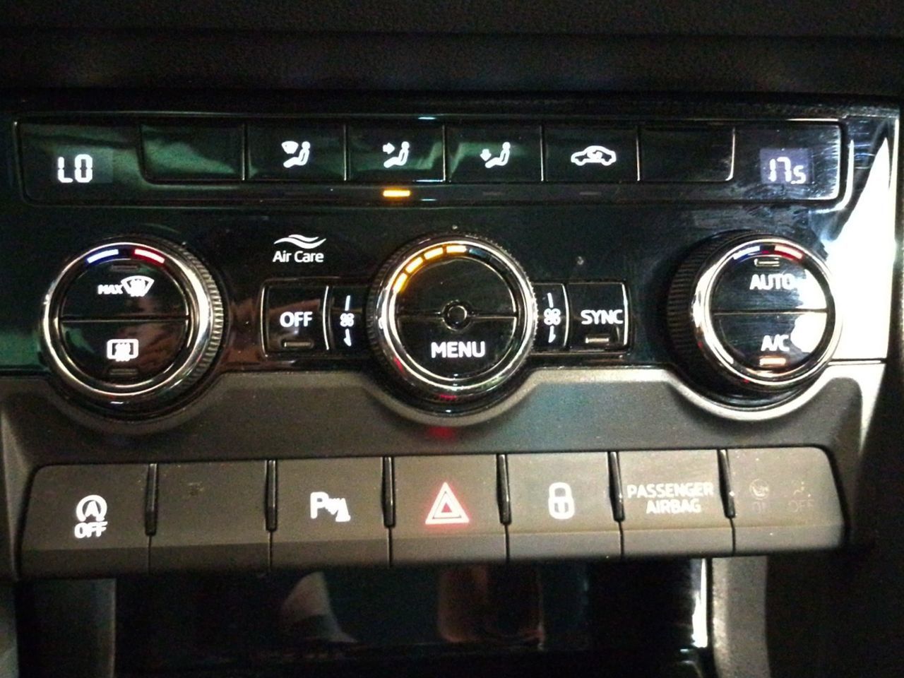 Škoda Karoq 2.0 TDI Selection - foto 16