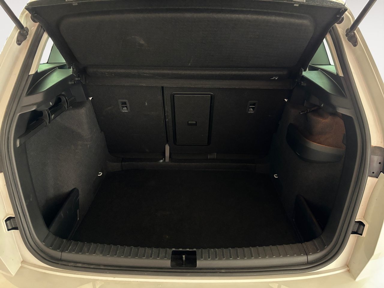 Škoda Karoq 2.0 TDI Selection - foto 12