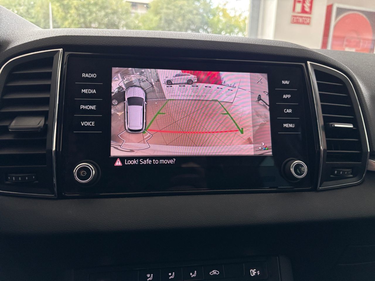 Škoda Karoq 2.0 TDI Selection - foto 19