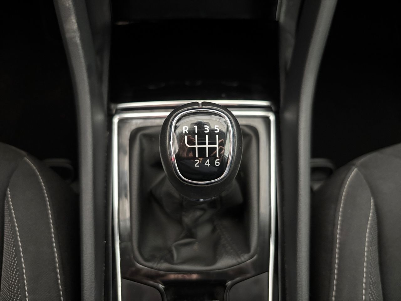 Škoda Karoq 2.0 TDI Selection - foto 13