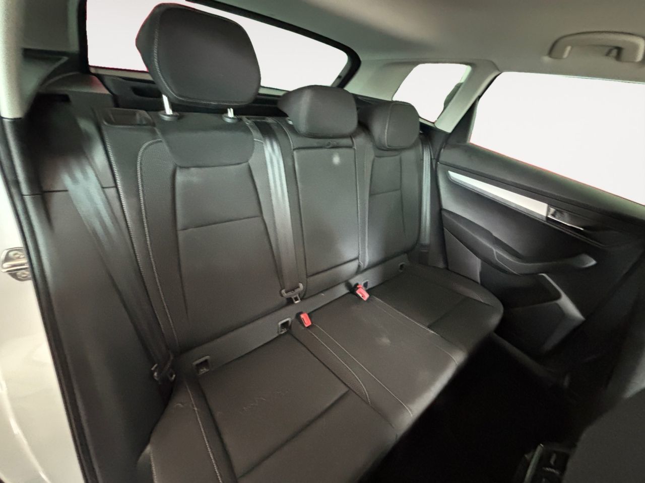 Škoda Karoq 2.0 TDI Selection - foto 10