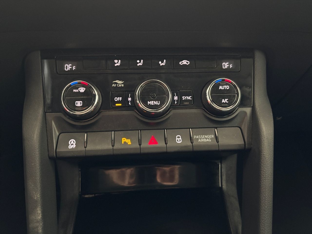 Škoda Karoq 2.0 TDI Selection - foto 20