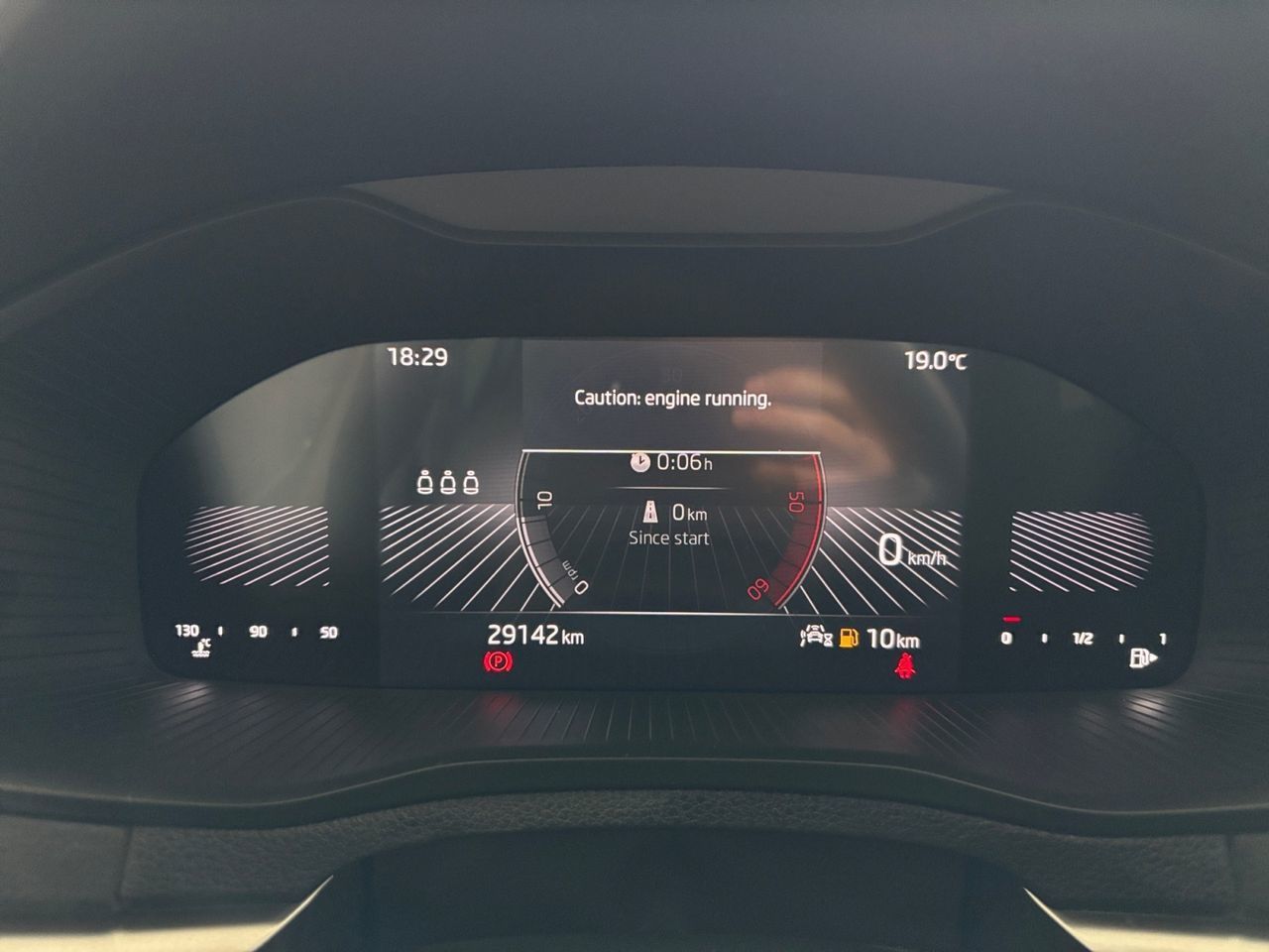 Škoda Karoq 2.0 TDI Selection - foto 14