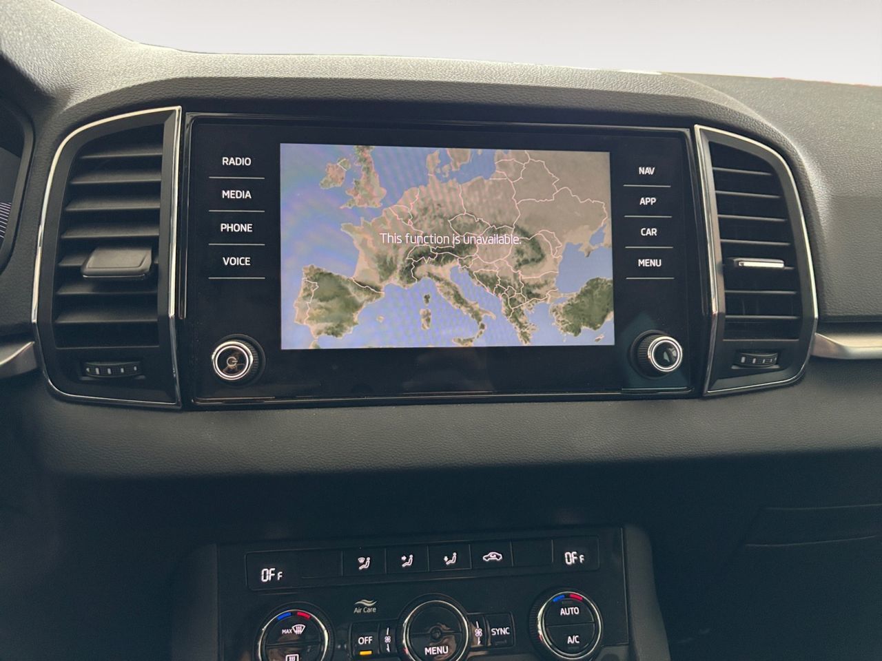 Škoda Karoq 2.0 TDI Selection - foto 18