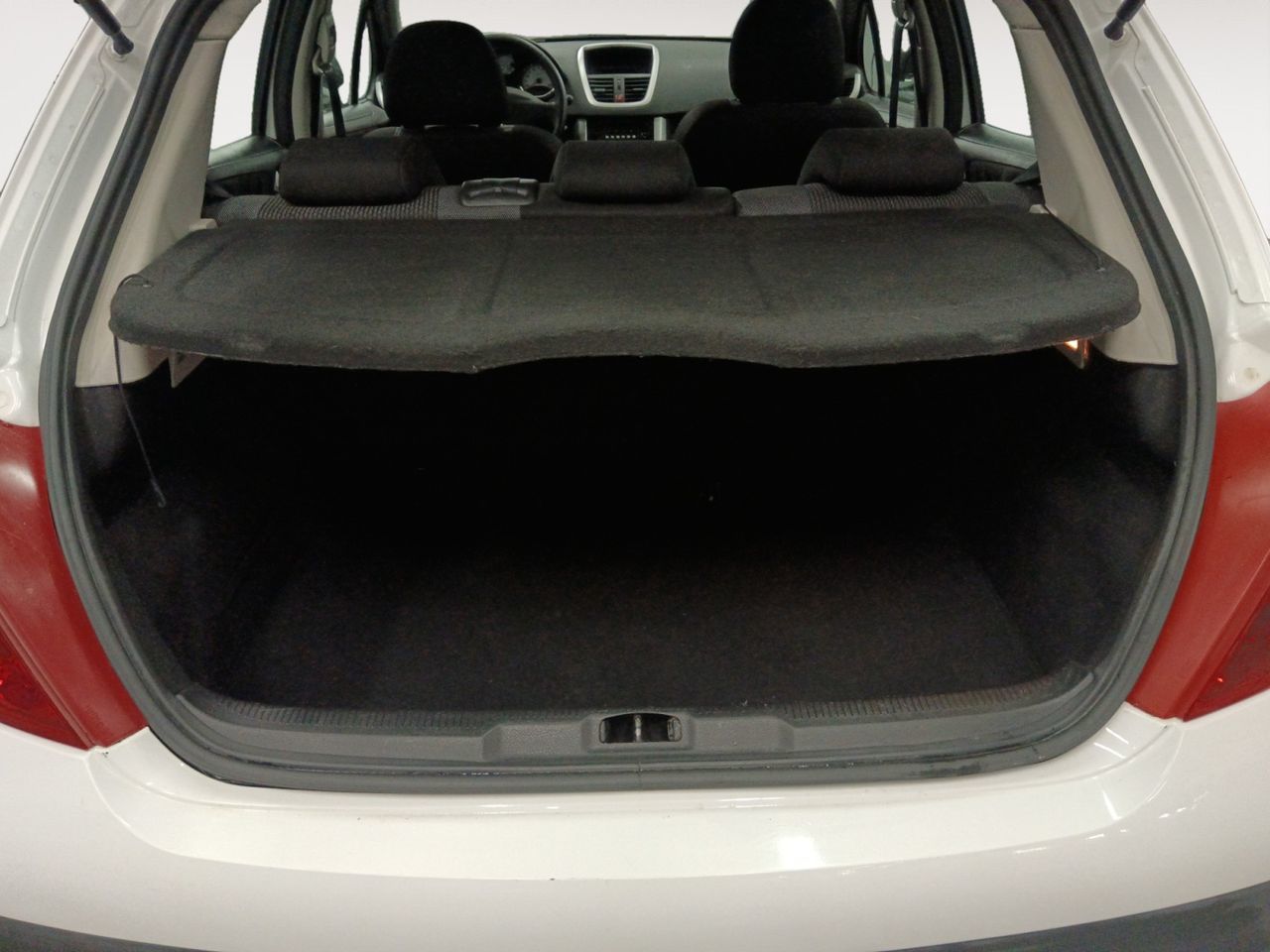 Peugeot 207 1.4 HDi Active FAP - foto 11