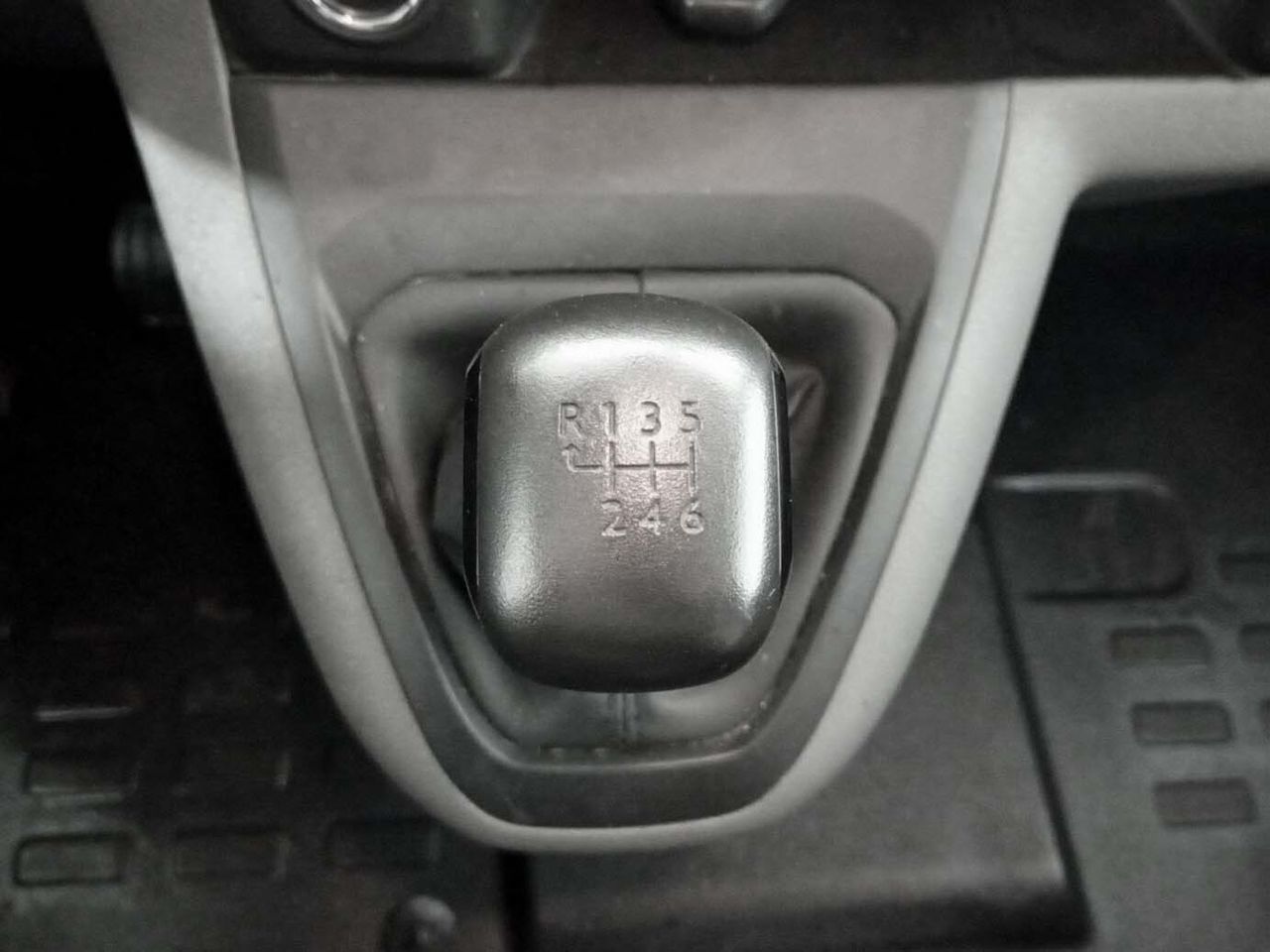 Opel Vivaro Furgon 1.5 Diesel S Standart Express - foto 12