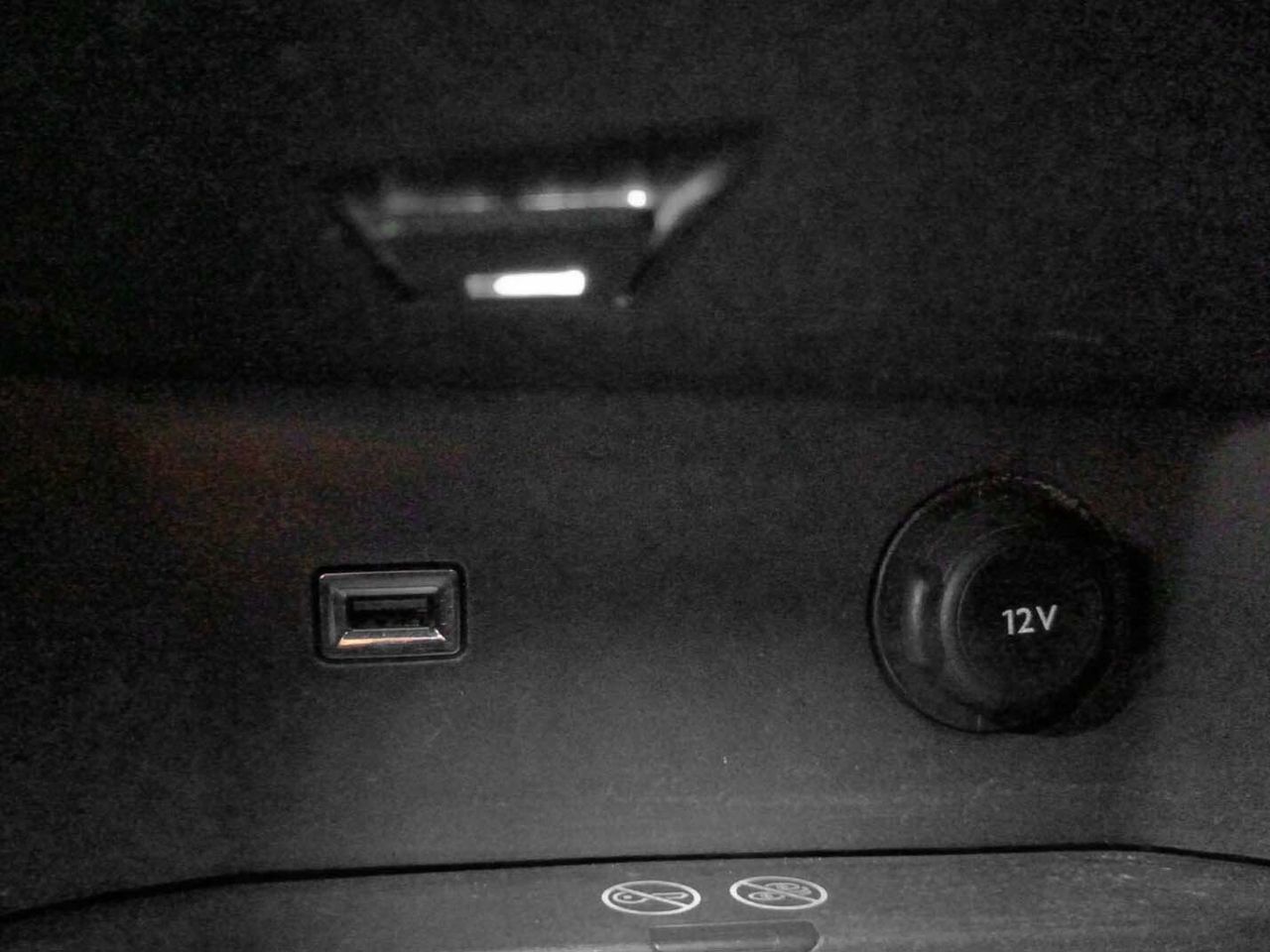 Peugeot 3008 BlueHDi 130 Allure - foto 24