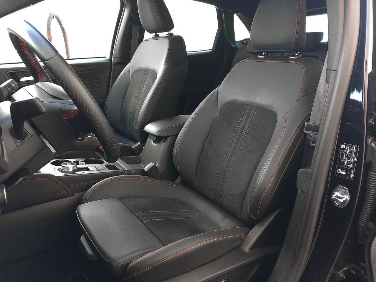Ford Kuga 2.5 Duratec PHEV ST-Line X - foto 24