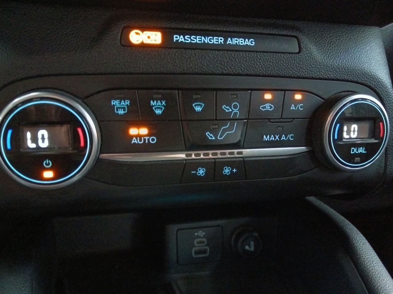 Ford Kuga 1.5 EcoBlue ST-Line - foto 21