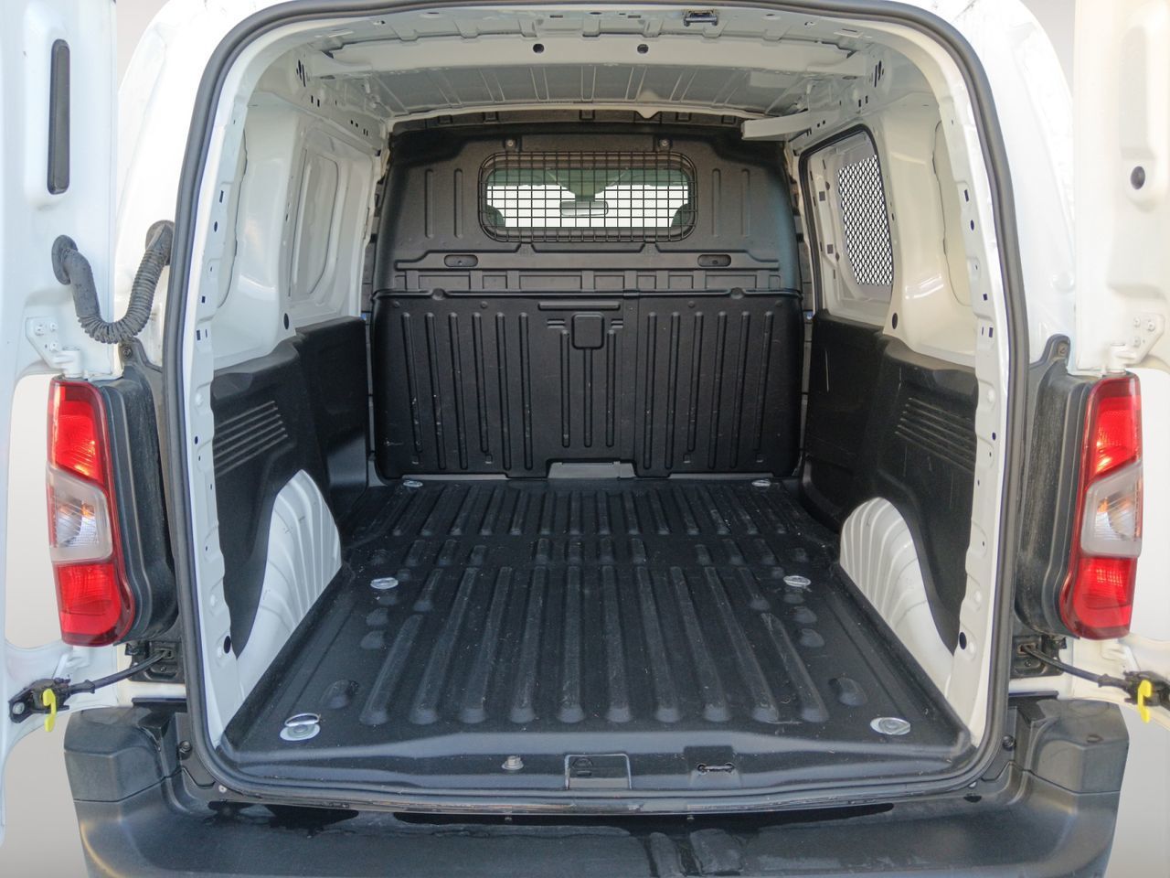 Peugeot Partner Furgon BlueHDi 130 Premium Standard 1000kg EAT8 - foto 12