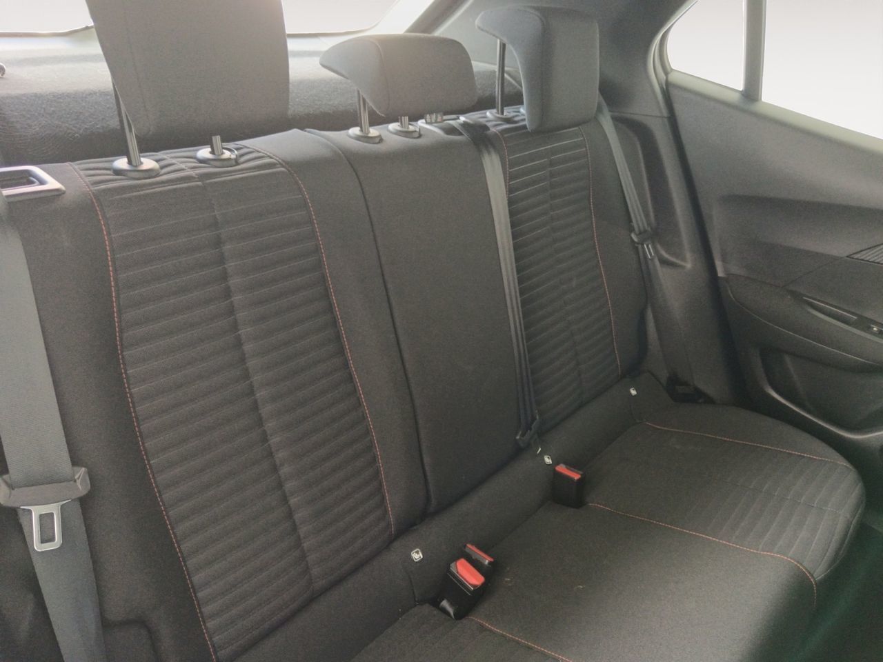Peugeot 2008 BlueHDi 110 Active - foto 10