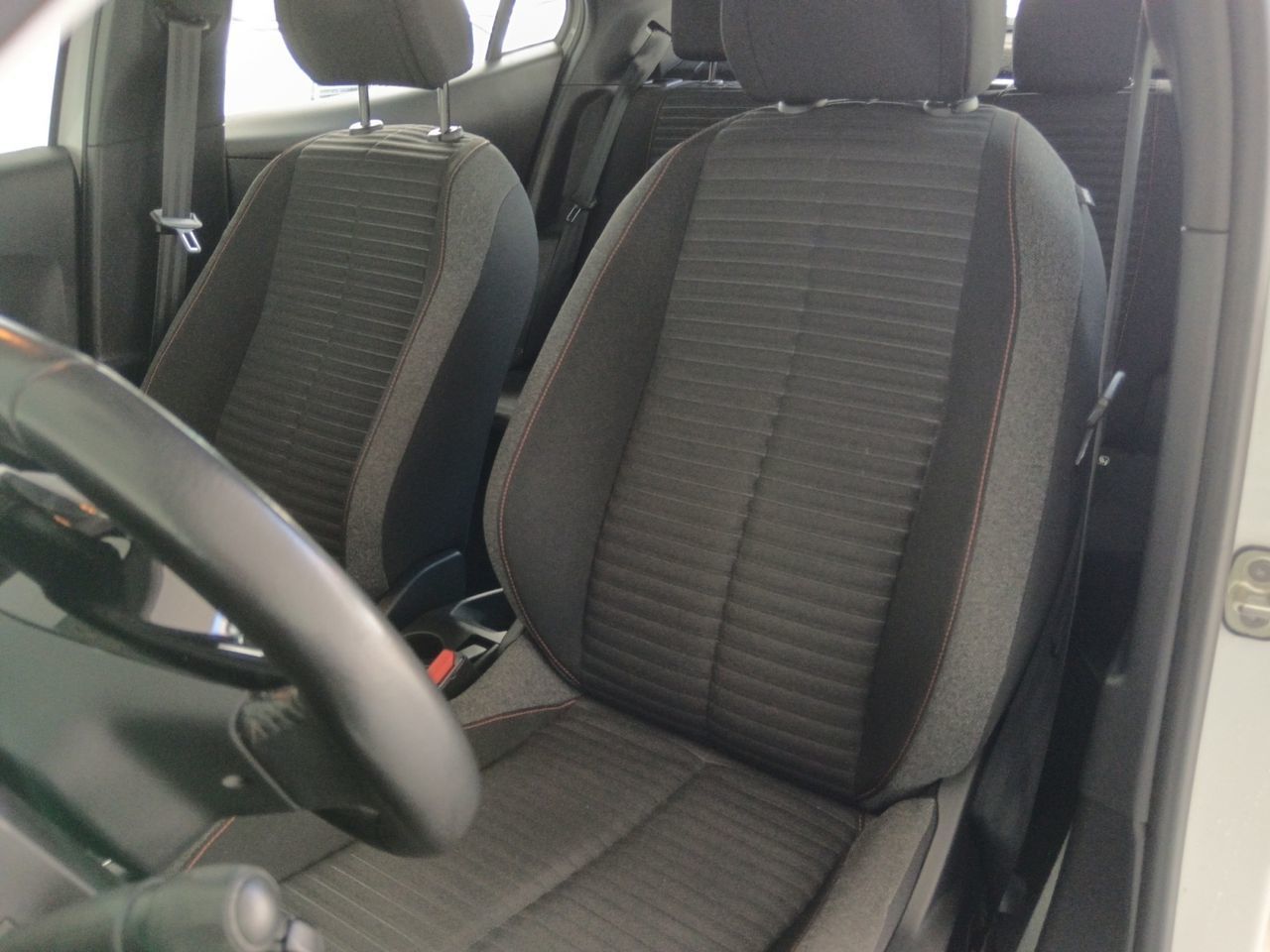 Peugeot 2008 BlueHDi 110 Active - foto 21
