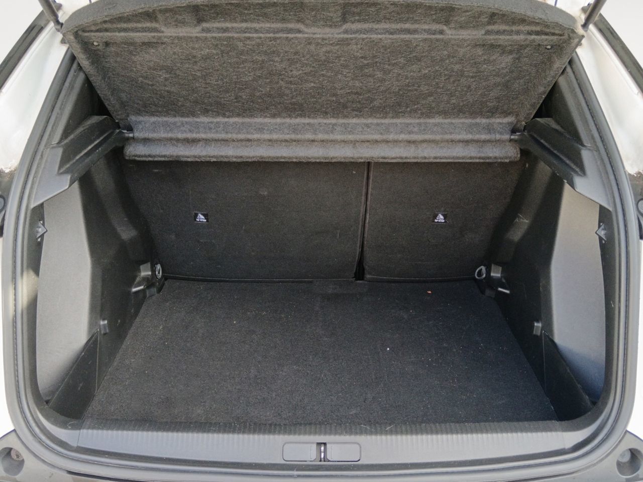 Peugeot 2008 BlueHDi 110 Active - foto 12