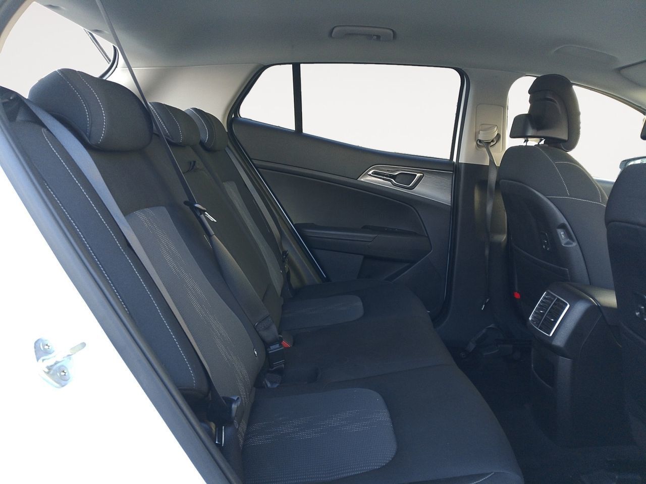 Kia Sportage 1.6 T-GDi Concept 4x2 - foto 9