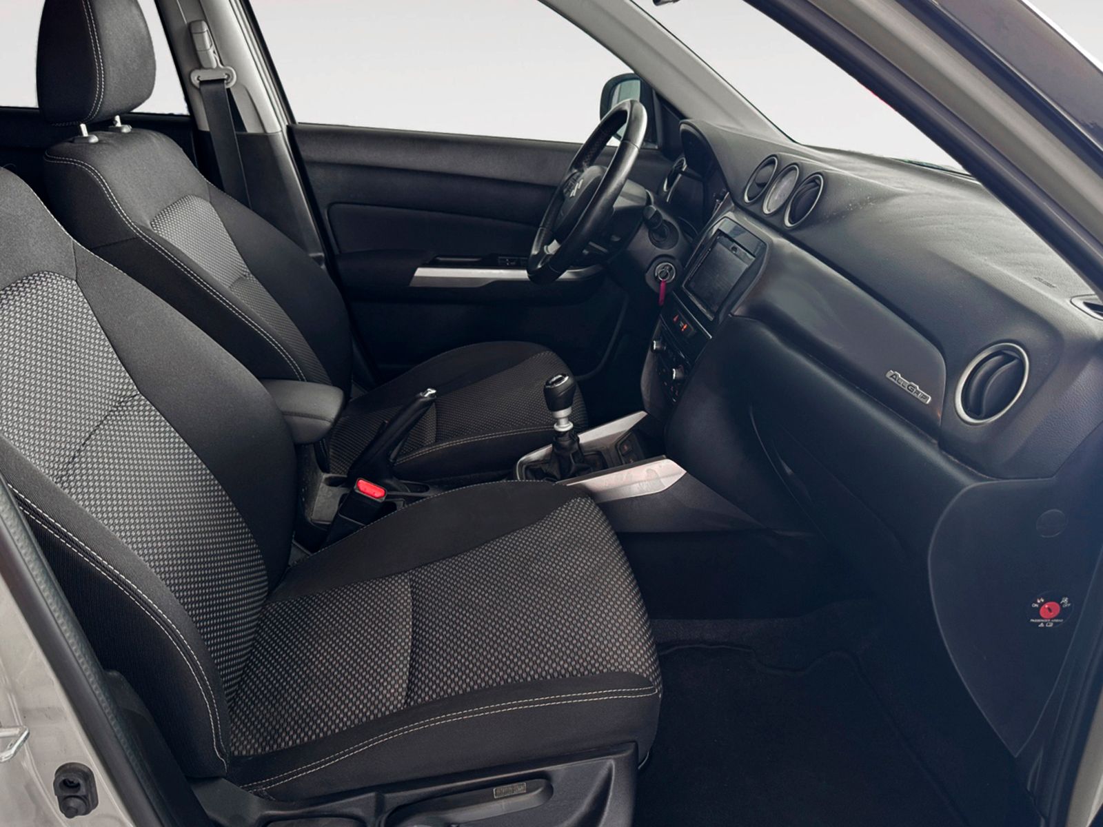 Suzuki Vitara 1.4 T Mild Hybrid GLE 4WD - foto 13