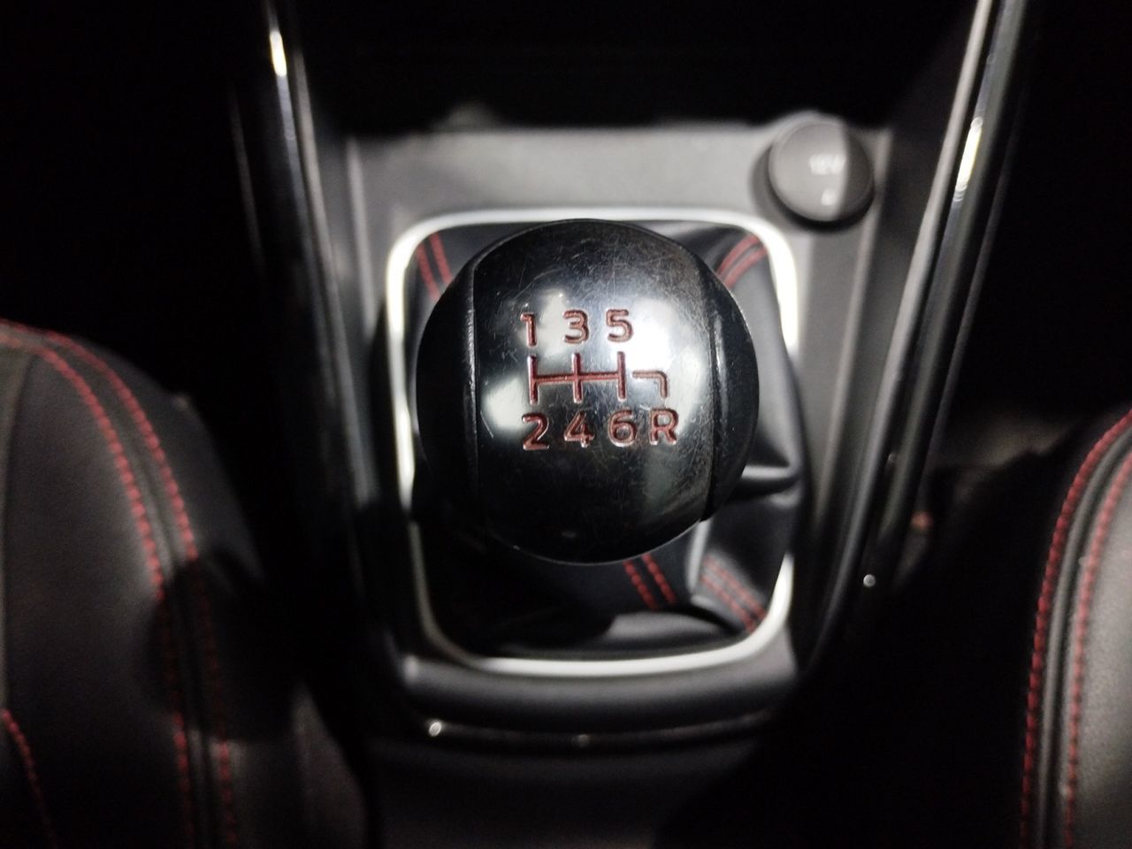 Ford EcoSport 1.0T EcoBoost ST Line - foto 13