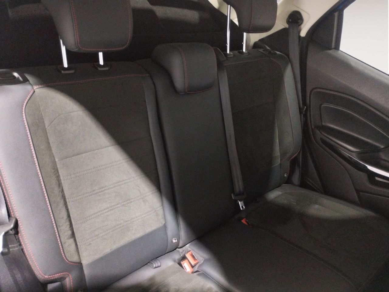 Ford EcoSport 1.0T EcoBoost ST Line - foto 10