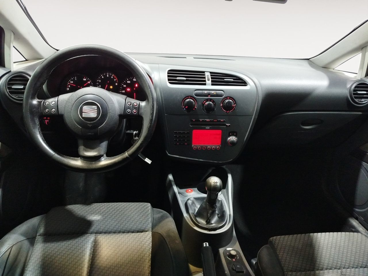 SEAT León 1.6 Reference - foto 6