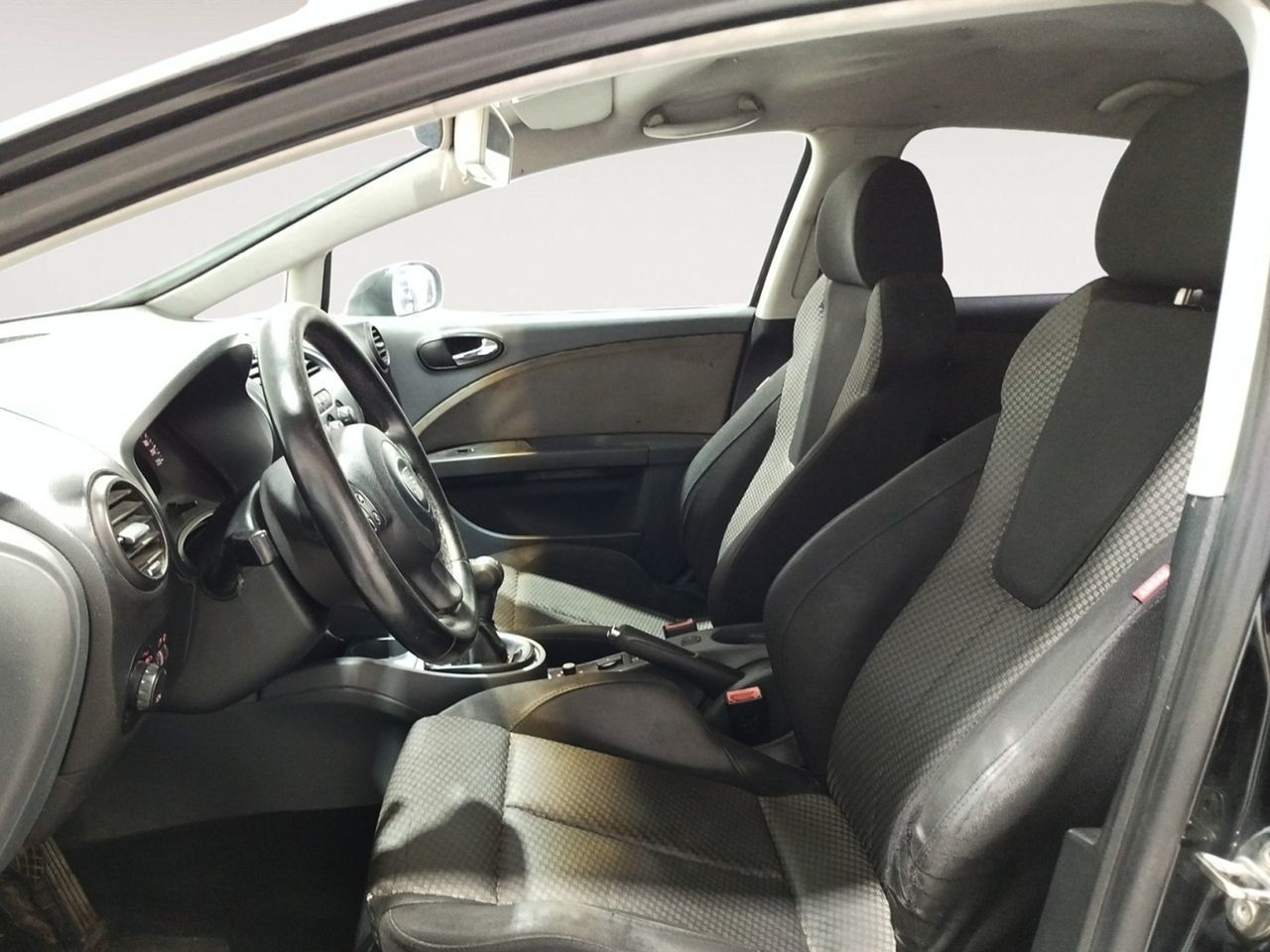 SEAT León 1.6 Reference - foto 8