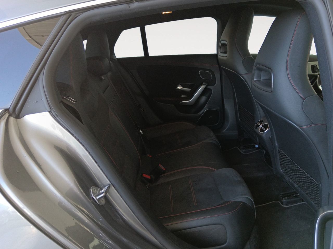 Mercedes-Benz CLA 35 AMG Shooting Brake 4Matic+ - foto 10