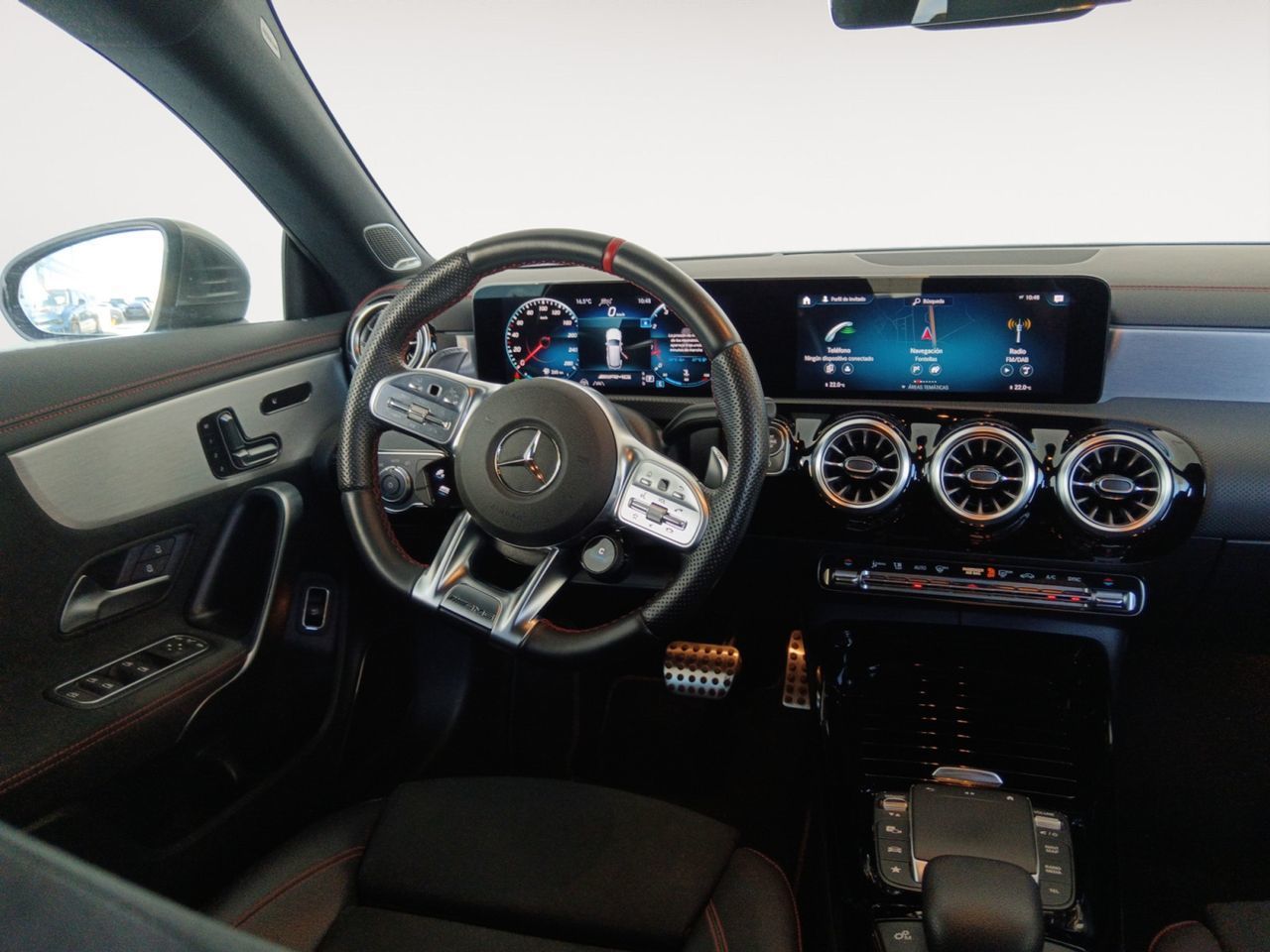 Mercedes-Benz CLA 35 AMG Shooting Brake 4Matic+ - foto 8